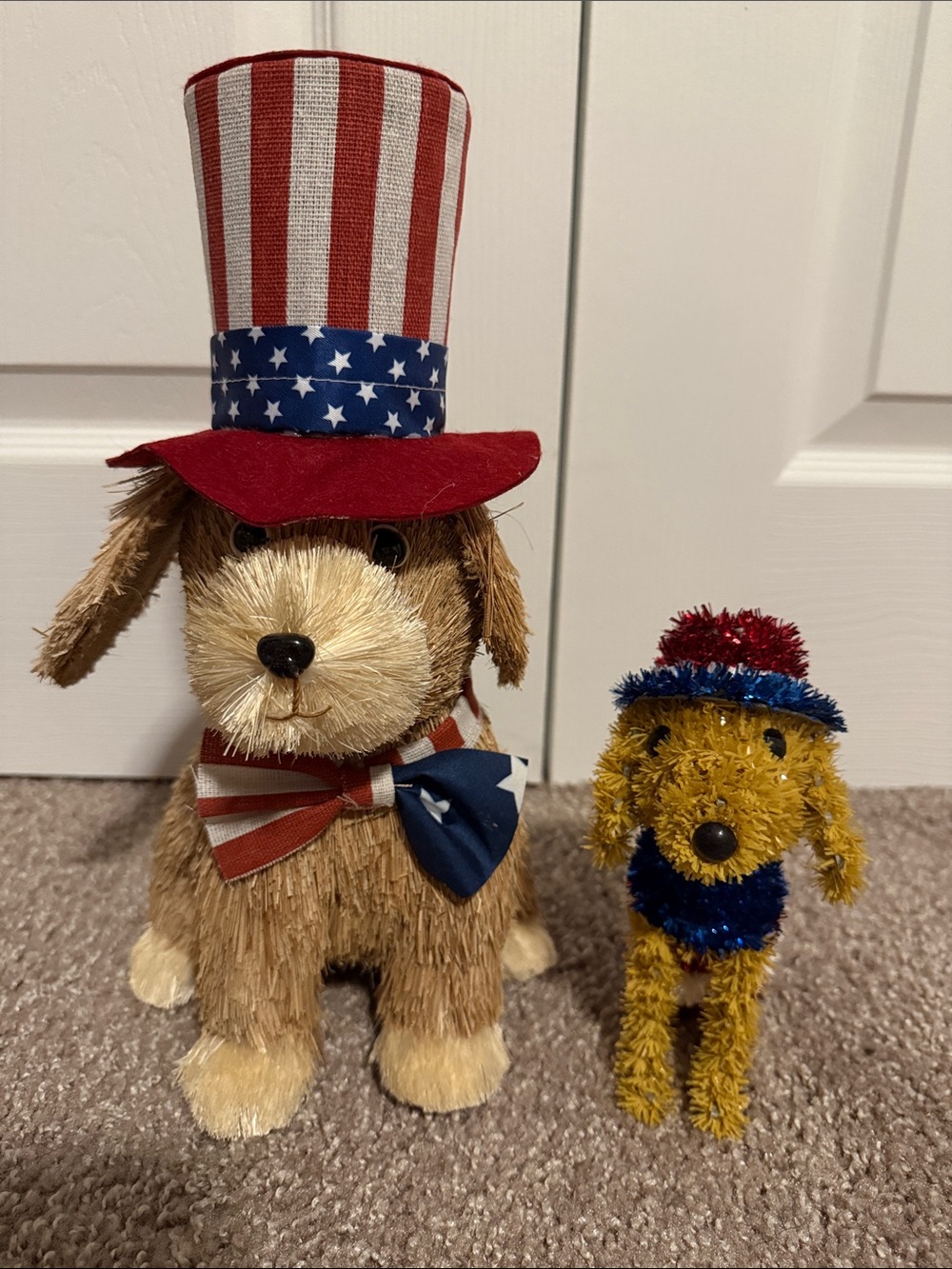 Patriotic Dog’s statues